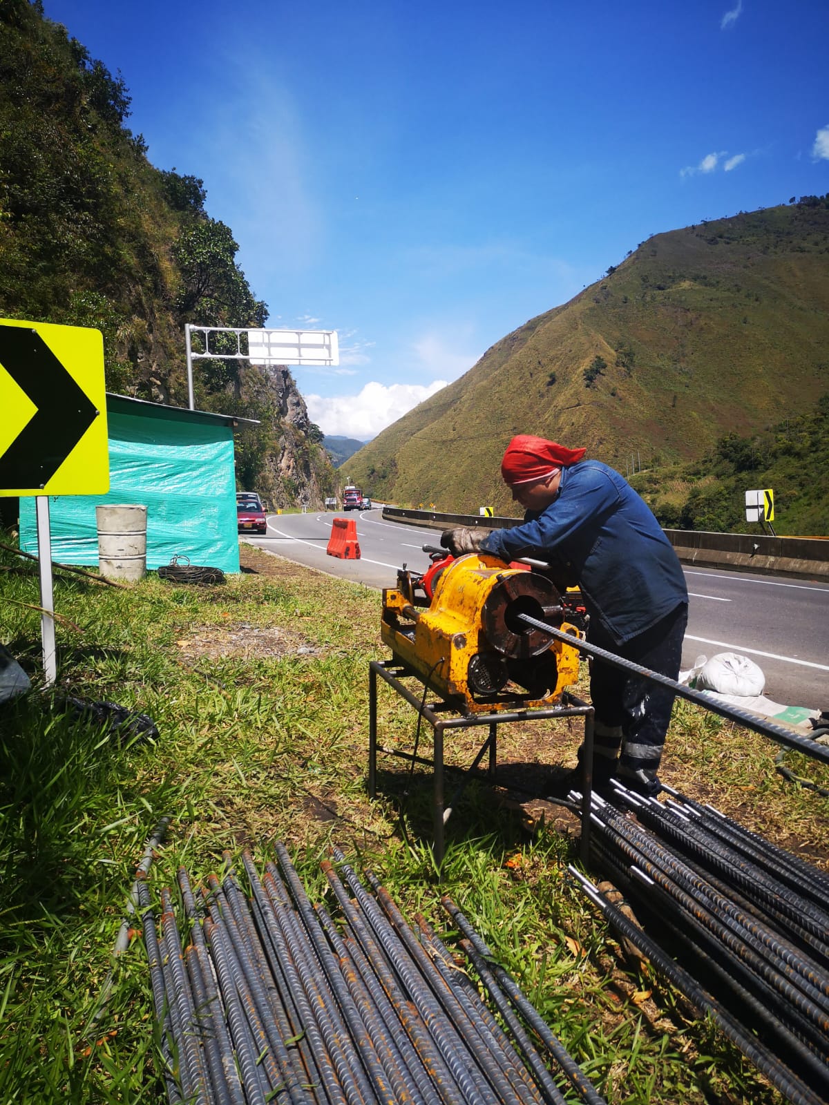 Equipo de Construcción y Transformación trabajando en obra